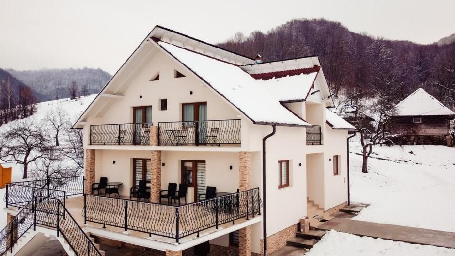 Pensiunea Hai In Maramures Bîrsana Exterior foto